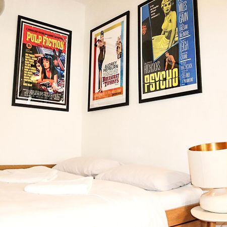 Central Park Hollywood Apartment บูคาเรสต์ ภายนอก รูปภาพ