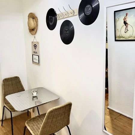 Central Park Hollywood Apartment บูคาเรสต์ ภายนอก รูปภาพ