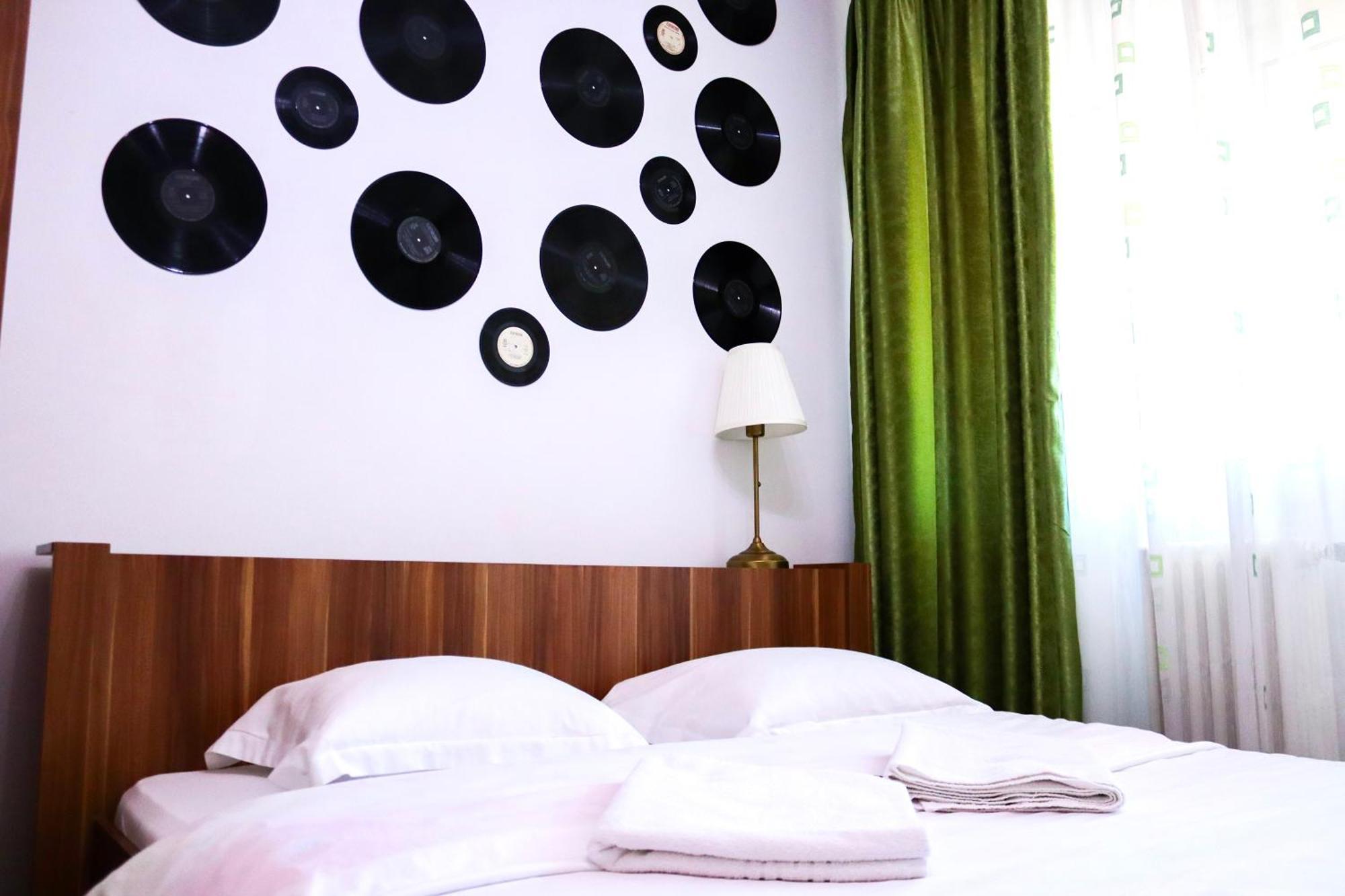 Central Park Hollywood Apartment บูคาเรสต์ ภายนอก รูปภาพ