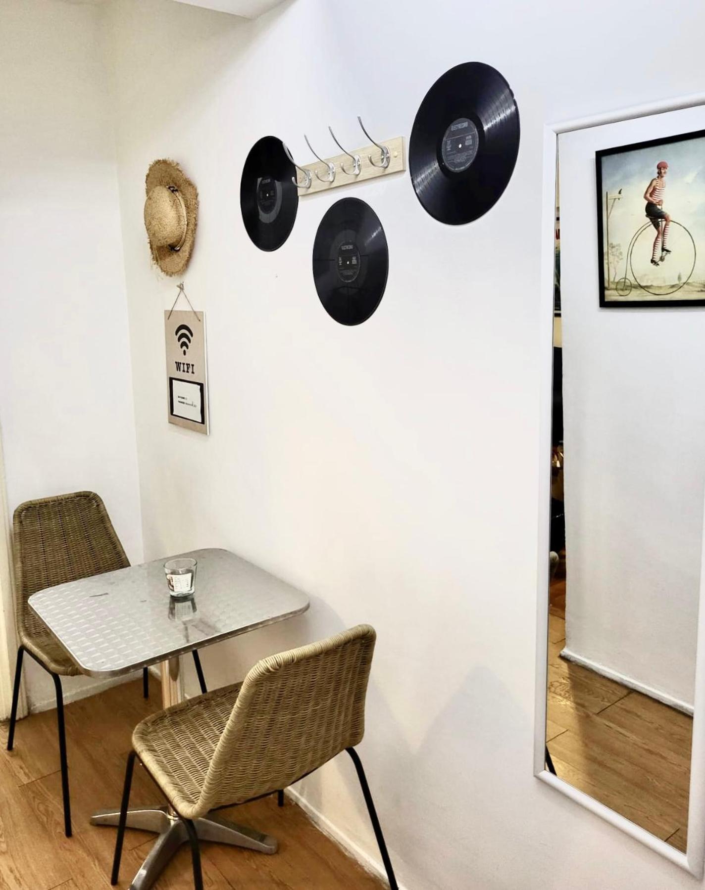 Central Park Hollywood Apartment บูคาเรสต์ ภายนอก รูปภาพ